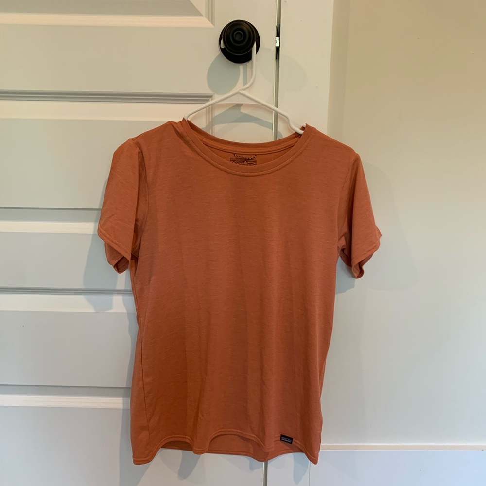PATAGONIA Cool Daily Capilene T Shirt - Size Medium